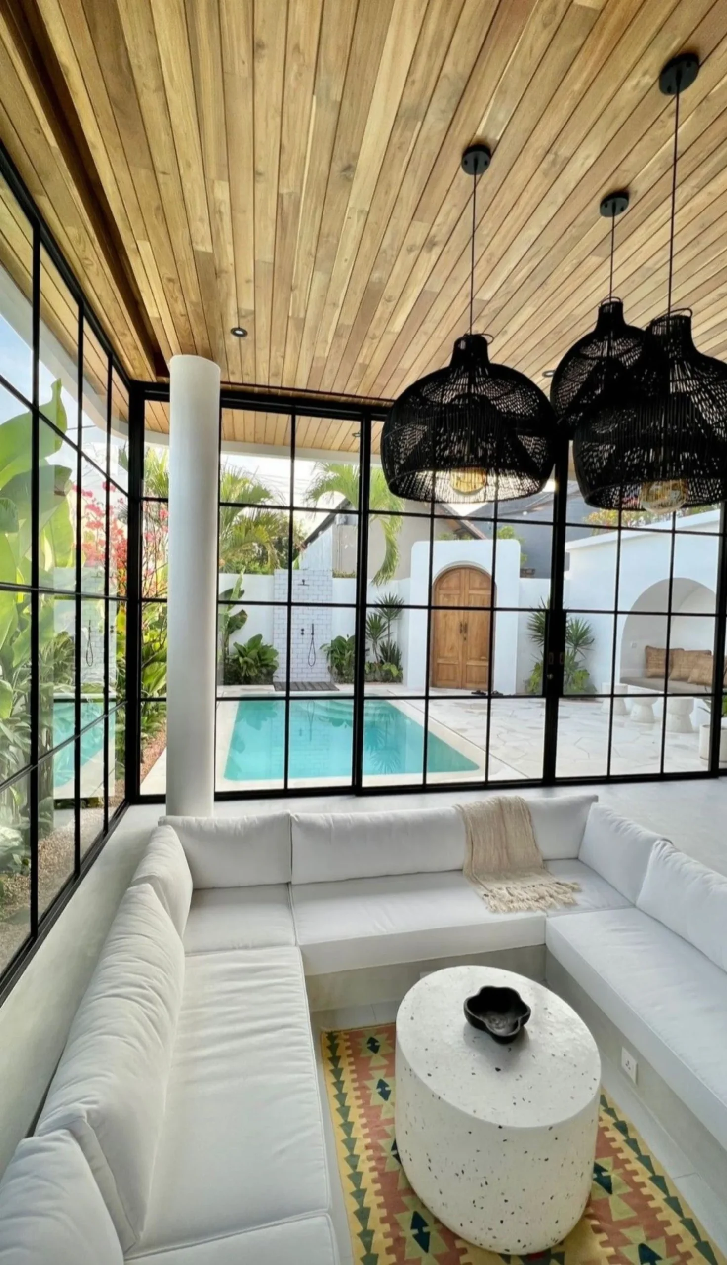 Inspirasi Desain Interior Modern Tropis Khas Bali